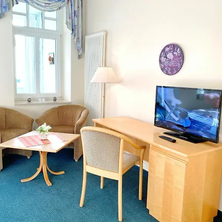 - Anna Anna App 22 アパート ザスニッツ